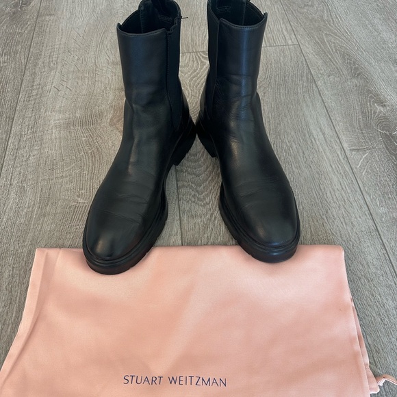 EUC Stuart Weitzman McKenzee leather Chelsea boots, 7US/37.5EU MSRP $650